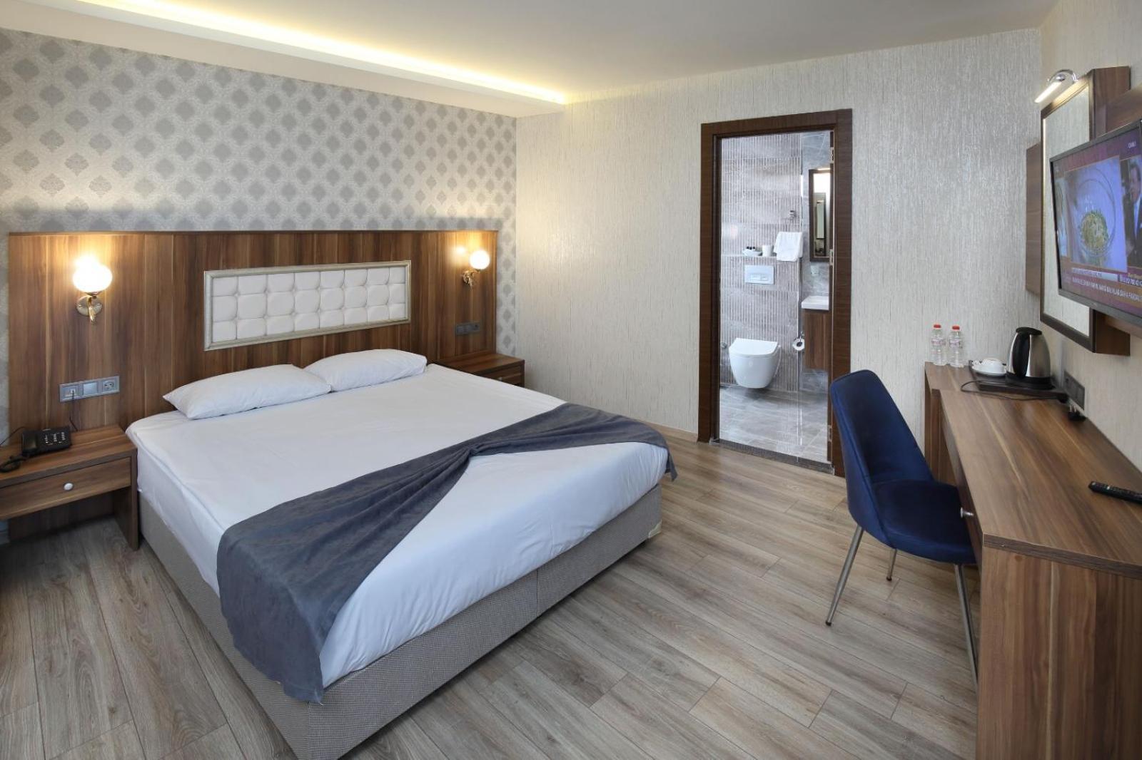 Adana Taskoeprue Hotel Buitenkant foto
